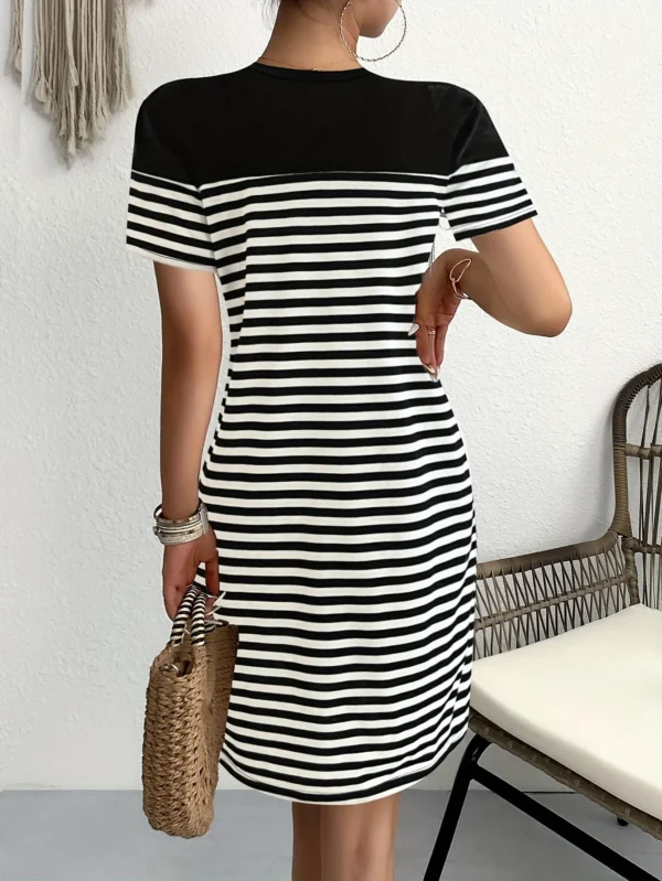 Hot-selling casual fashion round-neck black and white striped short-sleeved color-blocked T-shirt dress knitted dress for women - Image 2